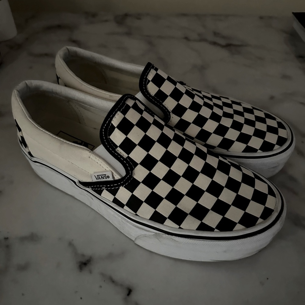 Vans checkerboard slip on platform Men’s 8.5 Women’s 10 vgc black and white